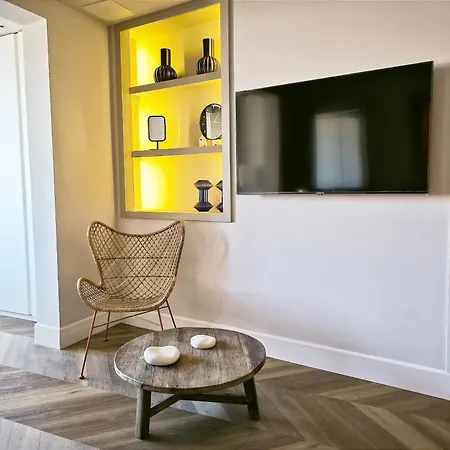 Iriarte Sunrise شقة